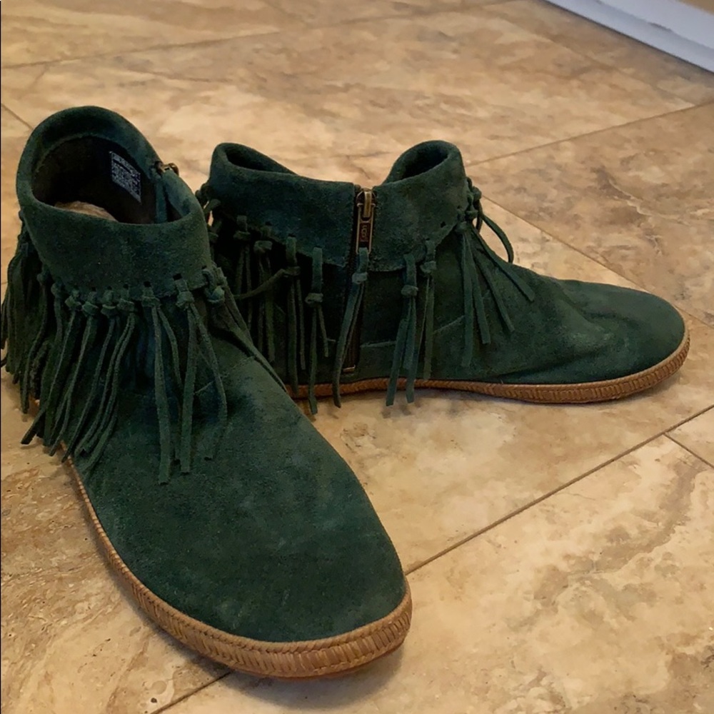 Shenendoah Genuine Shearling Lined Fringe Boot